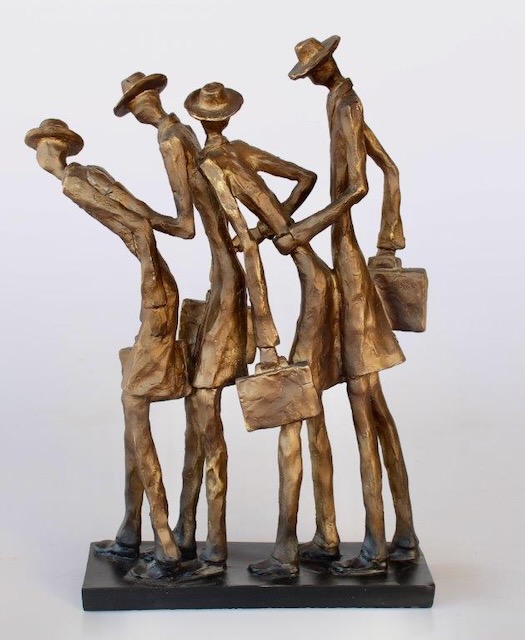 4 STANDING FRIENDS  43X30X8CM